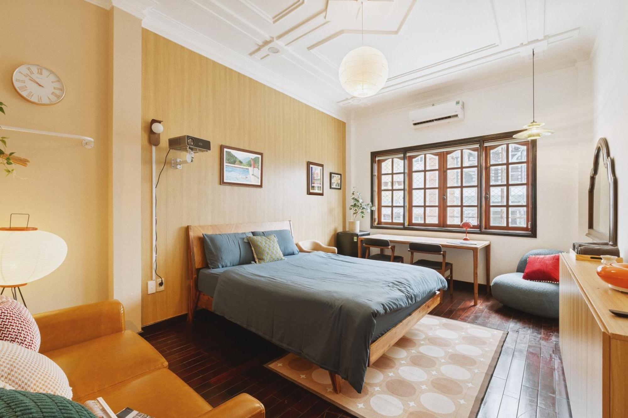 Linden House Near Bui Vien *